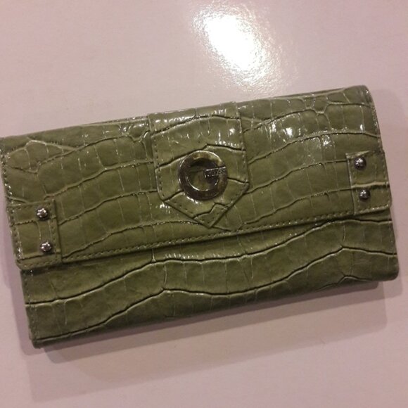 GUESS Tri Fold Wallet Green Faux Leather with Checkbook Holder NEW - Picture 4 of 6